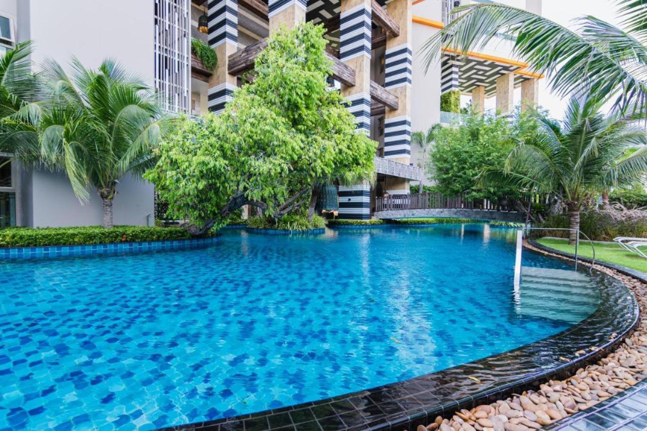 Appartement The Riviera Jomtien Studio Sea View High Floor Extérieur photo